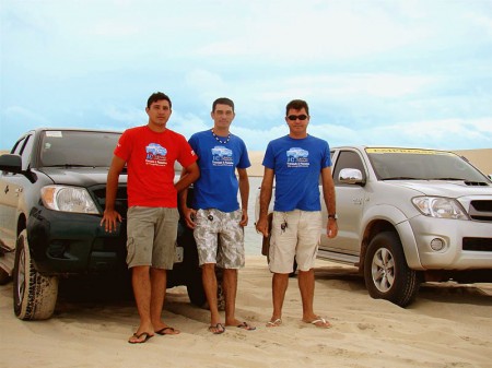 Clerton e seus irmãos realizam o trabalho em família - JC Turismo