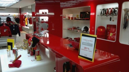 Loja da Ferrari na SAX Department Store