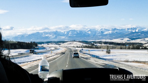 A estrada de Calgary para Banff possui paisagens de tirar o fôlego
