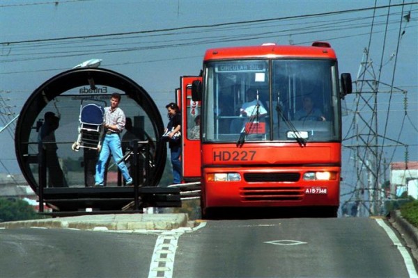 Para o restante dos brasileiros, o transporte público em Curitiba é exemplar. Você concorda?