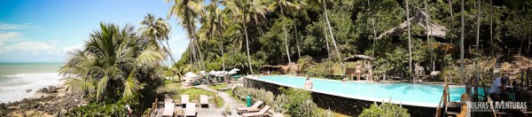 Panorâmica do deck e piscina do Ponta do Pirambu, em Tibau do Sul