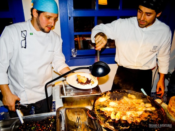 Os chefs vão para a rua cozinhar, servir e explicar suas obras gastronômicas