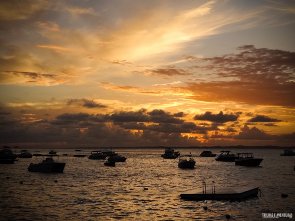 Lindo pôr-do-sol na Baía de Todos os Santos, em Salvador