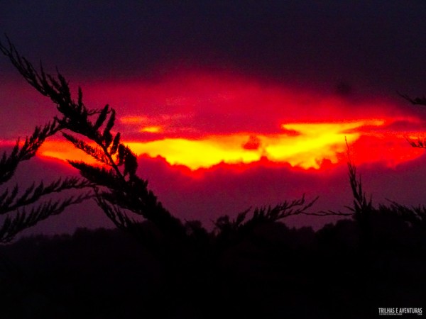Que tal esse pôr-do-sol da Rota Mapuche no Lago Budi?