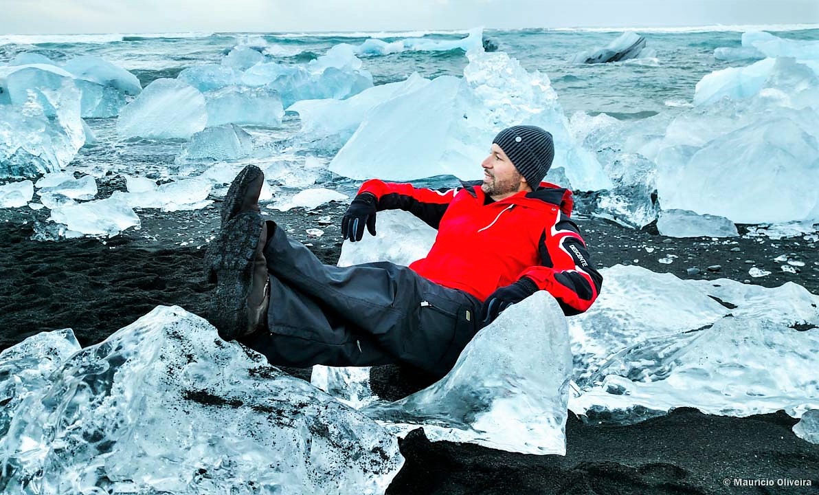 Meu "Trono de Gelo" na praia de icebergs na Islândia