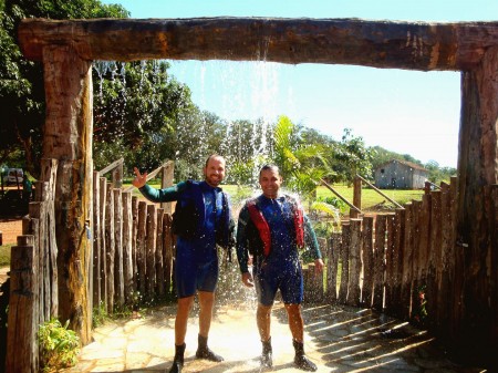 Equipados para o passeio no Rio Sucuri, Bonito - MS