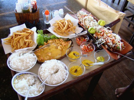 Almoço na Barraca Chega Mais em Canoa Quebrada