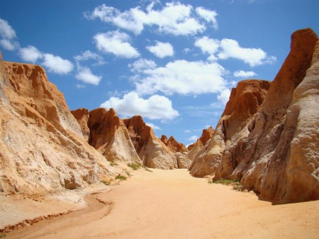 Labirinto de falésias em Morro Branco