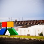 Vertedouro aberto da Itaipu Binacional