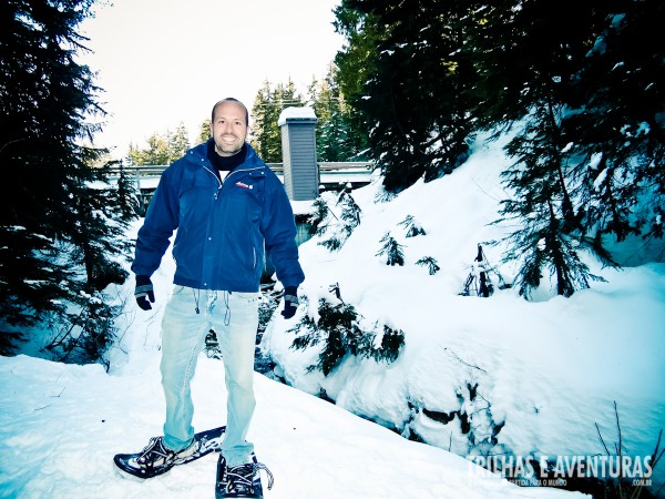 Praticando Snow Shoeing em Grouse Mountain