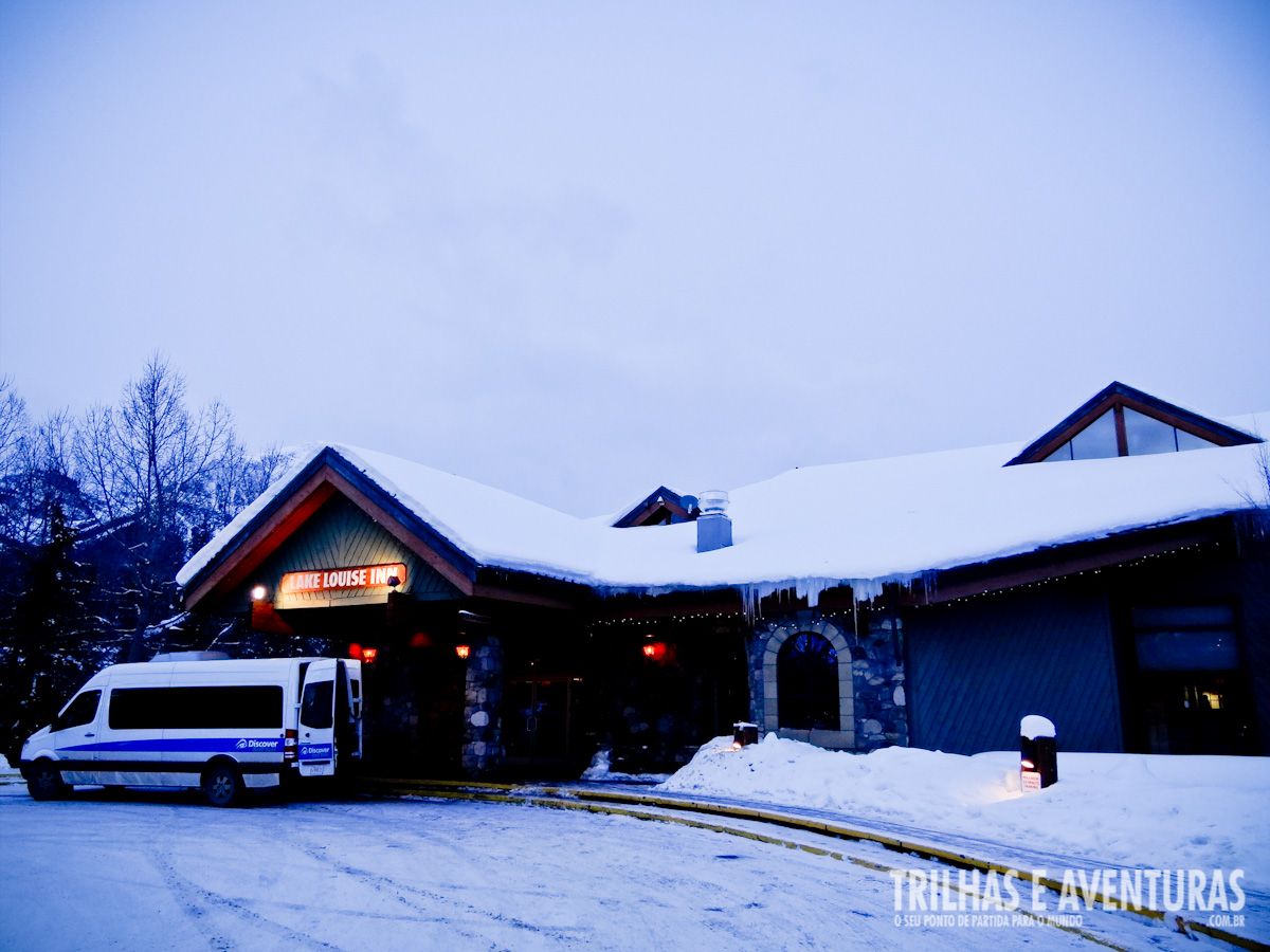 Fachada do Lodge principal do Lake Louise Inn