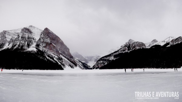 Lake Louise todo branquinho e congelado