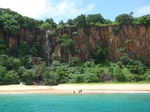 Praia do Sancho, a mais procurada pelos turistas