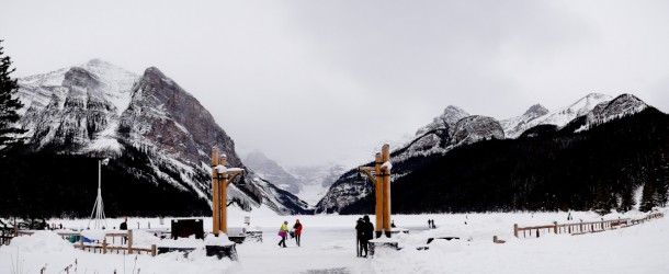 Vista panorâmica do Lake Louise no inverno