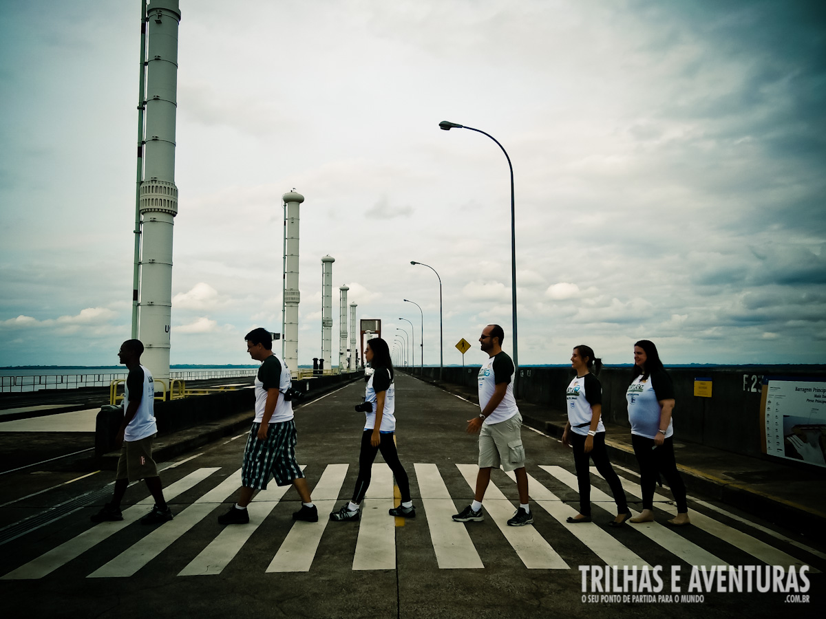 Relembrando a famosa "Abbey Road" dos Beatles durante o Circuito Especial na Itaipu