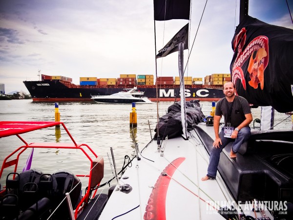 Durante a visita técnica no barco da Puma