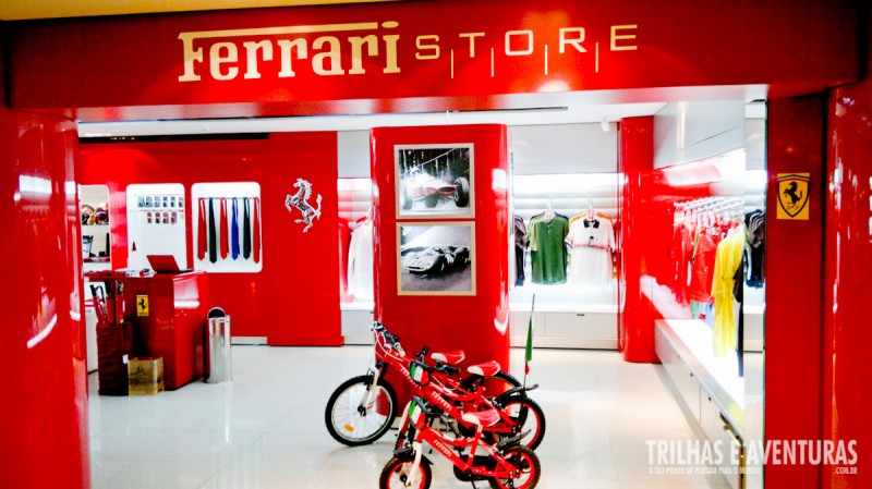 Ferrari Store na SAX