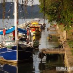 Os barcos coloridos rendem belas fotos no canal