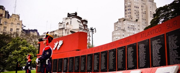 Monumento aos mortos nas Ilhas Malvinas - Buenos Aires