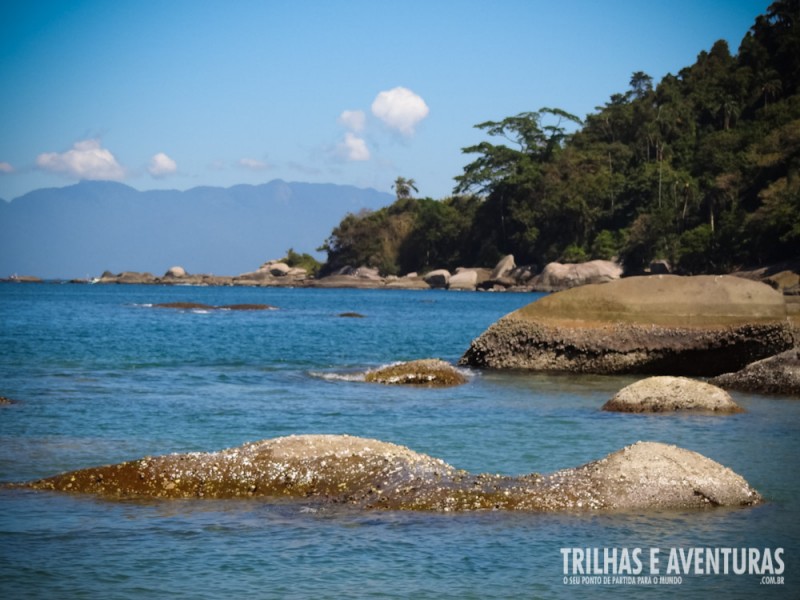 A praia Guaíba de Fora fica em uma enseada calma perfeita para mergulhos