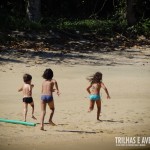 Praia tranquila e perfeita para para as crianças brincarem a vontade