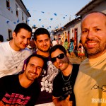 Amigos reunidos na entrada do Centro Histórico de Paraty