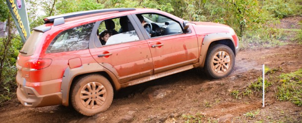 Novo Fiat Adventure no terreno que mais gosta de andar