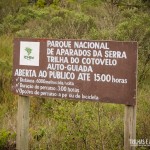 Placa informativa sobre a Trilha do Cotovelo, no Parque Nacional de Aparados da Serra