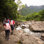 A caminhada é sempre feita nas margens ou por dentro do Rio do Boi