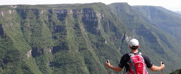 Contemplando toda a magnitude do Cânion Fortaleza