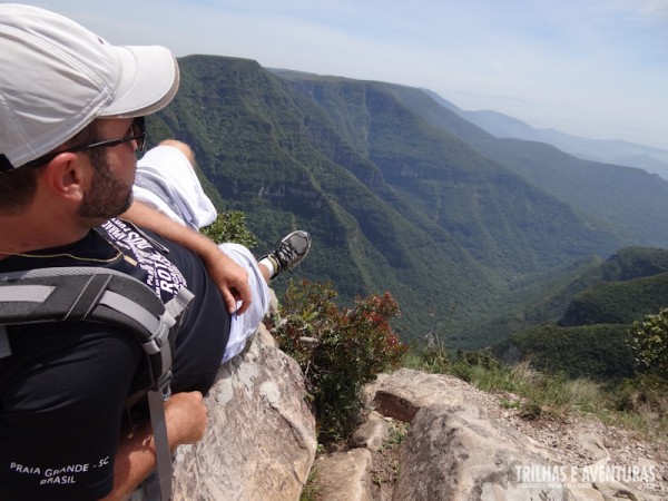 Apreciando a vista no Cânion Fortaleza