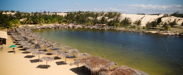 Bar da Lagoa de Pitangui vista do alto da tirolesa