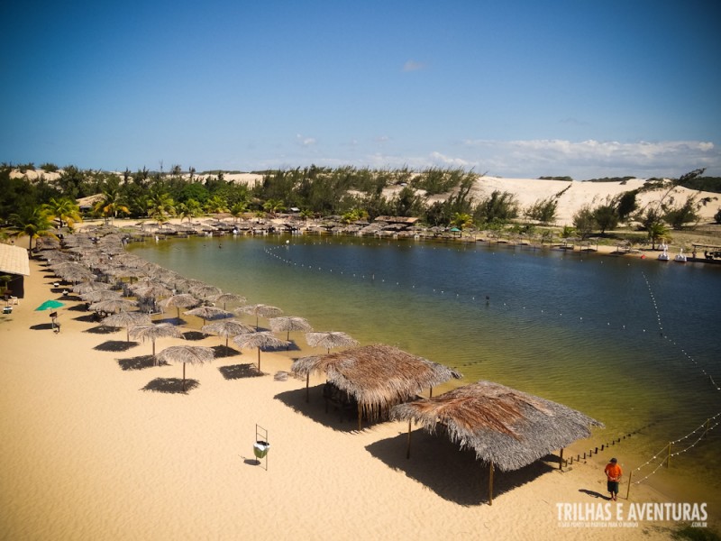 Bar da Lagoa de Pitangui vista do alto da tirolesa