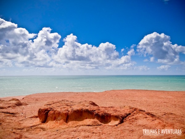 É incrível o contraste das cores do Chapadão com o céu e o mar