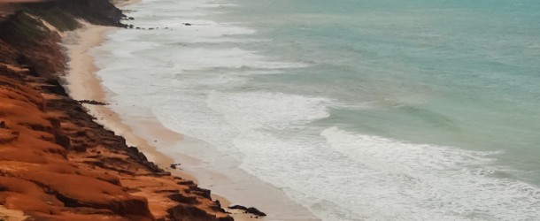 Praticamente deserta, é na Praia das Minas que as tartarugas desovam