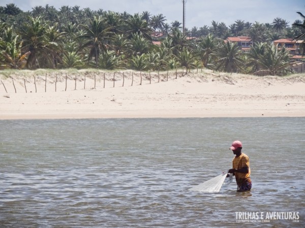 As águas calmas do Rio Catu são um convite para um banho doce