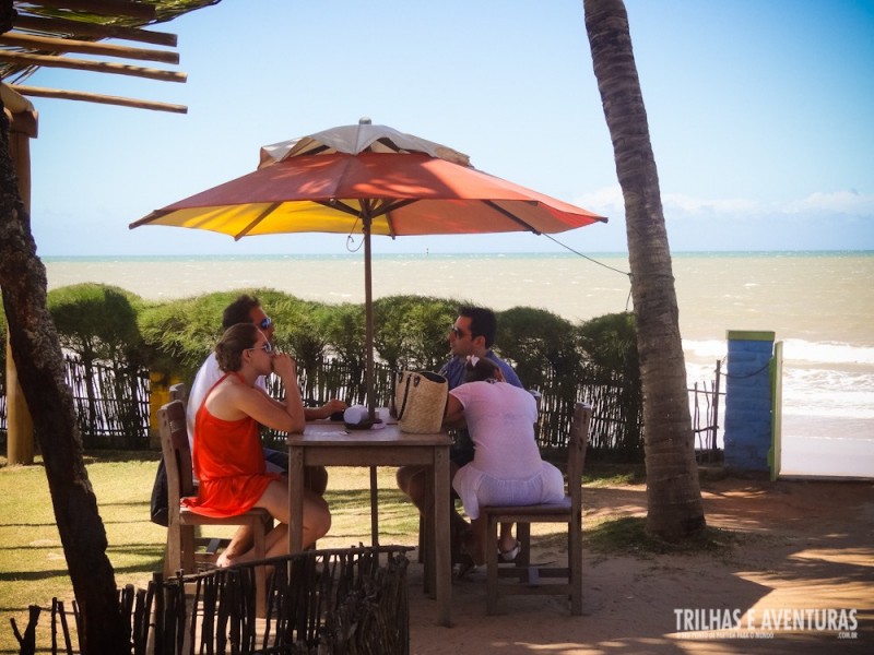 Que tal almoçar com vista pro mar?