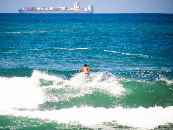 Ondas perfeitas atraem os surfistas para este paraíso no Rio de Janeiro
