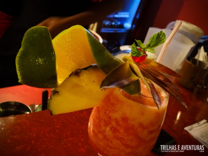 Drinks tropicais para abrir o apetite e dar início a uma bela noite