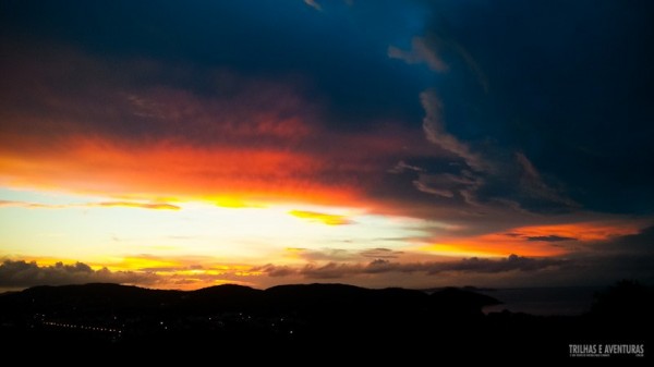 Belo fim de tarde visto da varanda