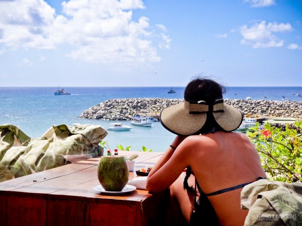 Vista para a Praia do Porto no Restaurante Mergulhão - Fernando de Noronha