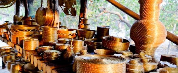 Artesanato de Capim Dourado vendido no Safari Camp da Korubo, no Jalapão