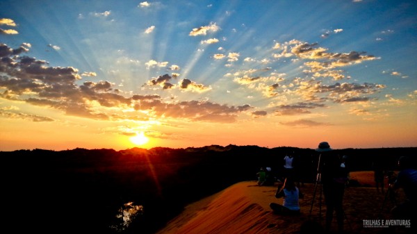 O Pôr-do-Sol nas Dunas Douradas do Jalapão é tudo isso e muito mais