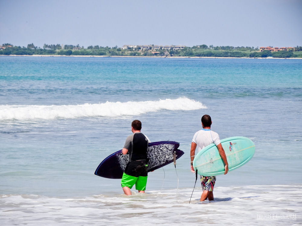 Surfistas na Playa La Lancha