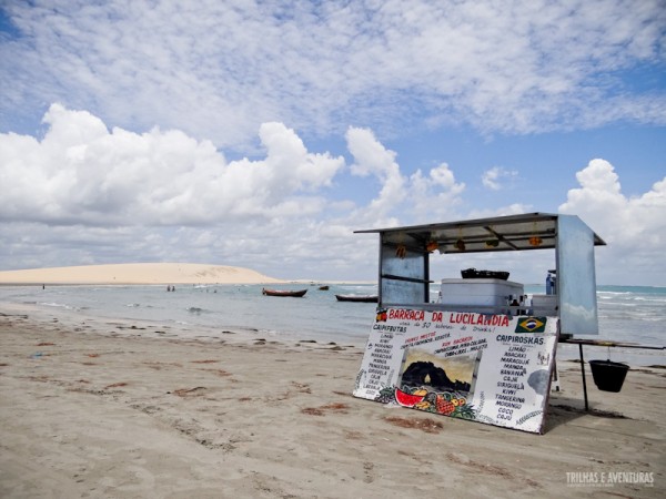 Barraquinhas de caipifrutas sem filas na praia