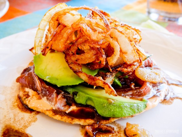 Meu favorito: Tostadas de Atum com cebolas fritas