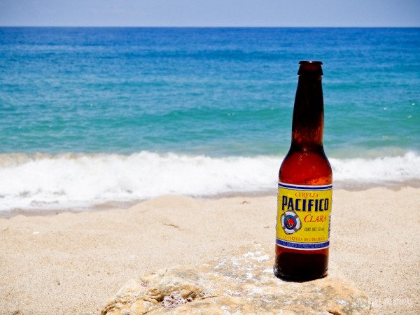 Cerveja Pacífico em pleno Oceano Pacífico