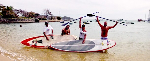 Diversão garantida com a ECO SUP Búzios nas aulas de Stand Up Paddle