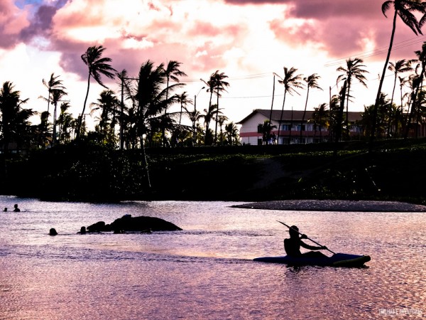 No Rio Imbassaí é possível alugar caiaques e pranchas de Stand Up Paddle