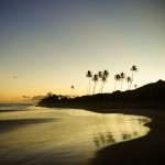 Fim de tarde espelhado na Praia de Nudismo de Massarandupió